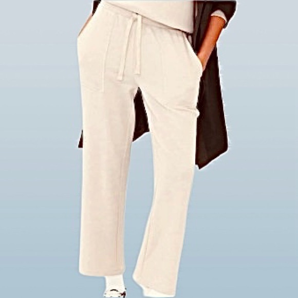GAP Pants - NWT. GAP Straight Leg Lounge Pants/Sweatpants with Front Pockets.